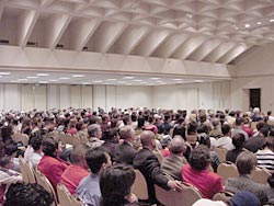 photograph of the audience to attend the Ronald Takaki speech